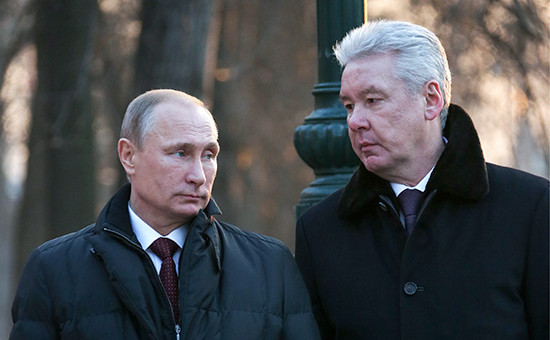 Президент России Владимир Путин (слева) и мэр Москвы Сергей Собянин