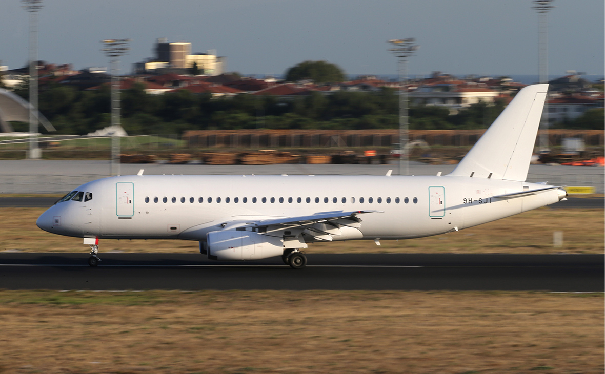 Sukhoi Superjet-100