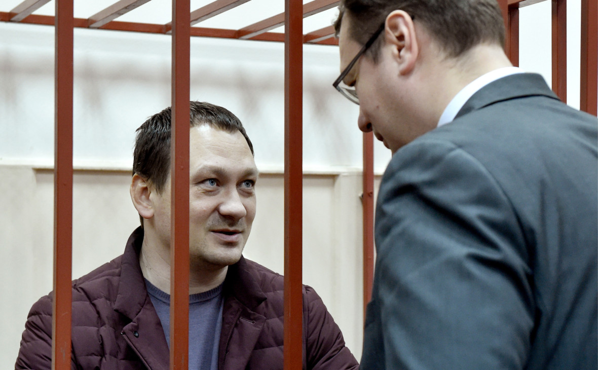 Алексей Коврижкин (справа)