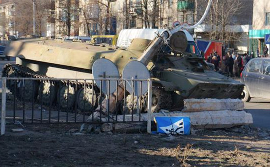 Бронемашина ВСУ, сбившая ребенка в Константиновке 16 марта 2015 года. Место ДТП