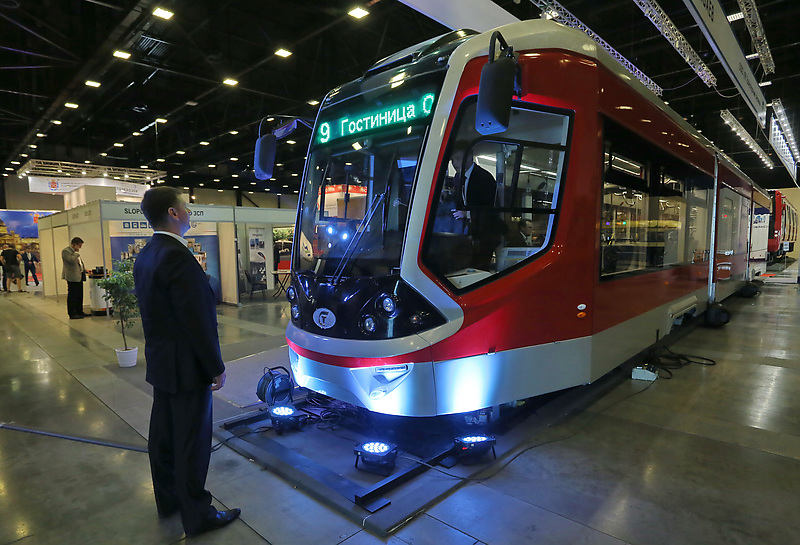 Презентация нового трамвая на транспортной выставке Северо-Запада SmartTRANSPORT 2016