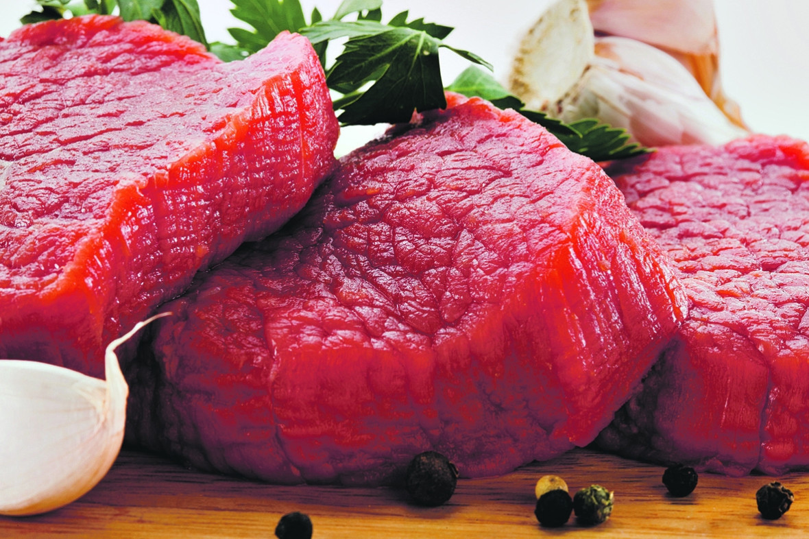 Красное мясо животных. Мясо. Мясные продукты. Говядина красное мясо.