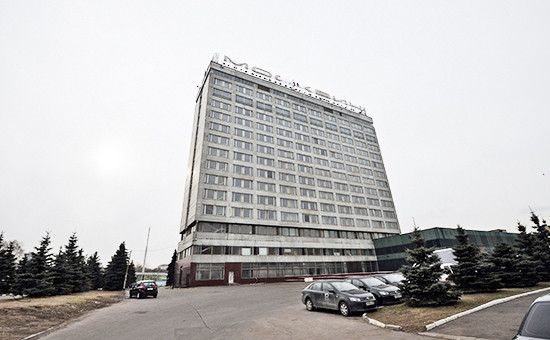 Здание АЗЛК (автомобильного завода им. Ленинского Комсомола) в Москве. Апрель 2014 года