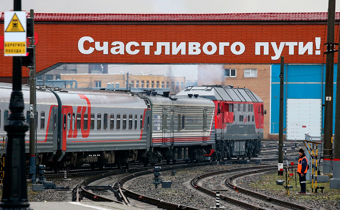 Отправление фирменного поезда «Янтарь» с Южного вокзала в Калининграде
