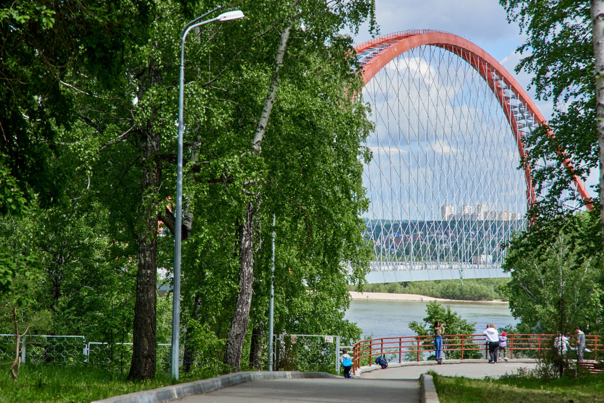 Где находится парк в новосибирске. ПКИО Бугринская роща. Бугринская роща Новосибирск. Бугринский парк Новосибирск. Парк в Бугринской роще Новосибирск.