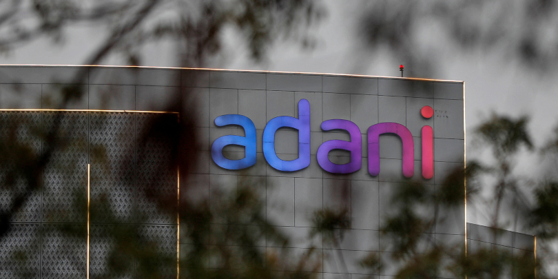 Акции индийской Adani Group выросли после сообщения о погашении кредитов