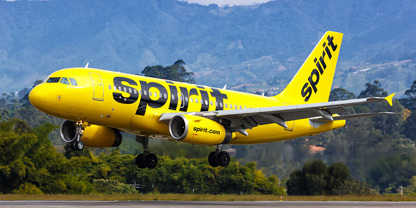 Акции Spirit Airlines упали почти на 9% после рекомендаций по слиянию