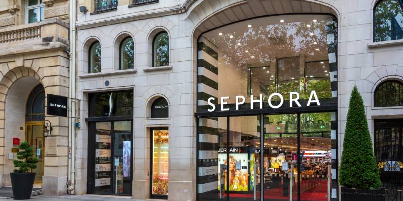 Sephora продаст свои магазины Ile de Beauté в России