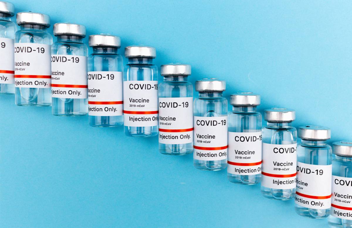 Вакцина Pfizer обеспечивает лишь частичную защиту против «омикрона»