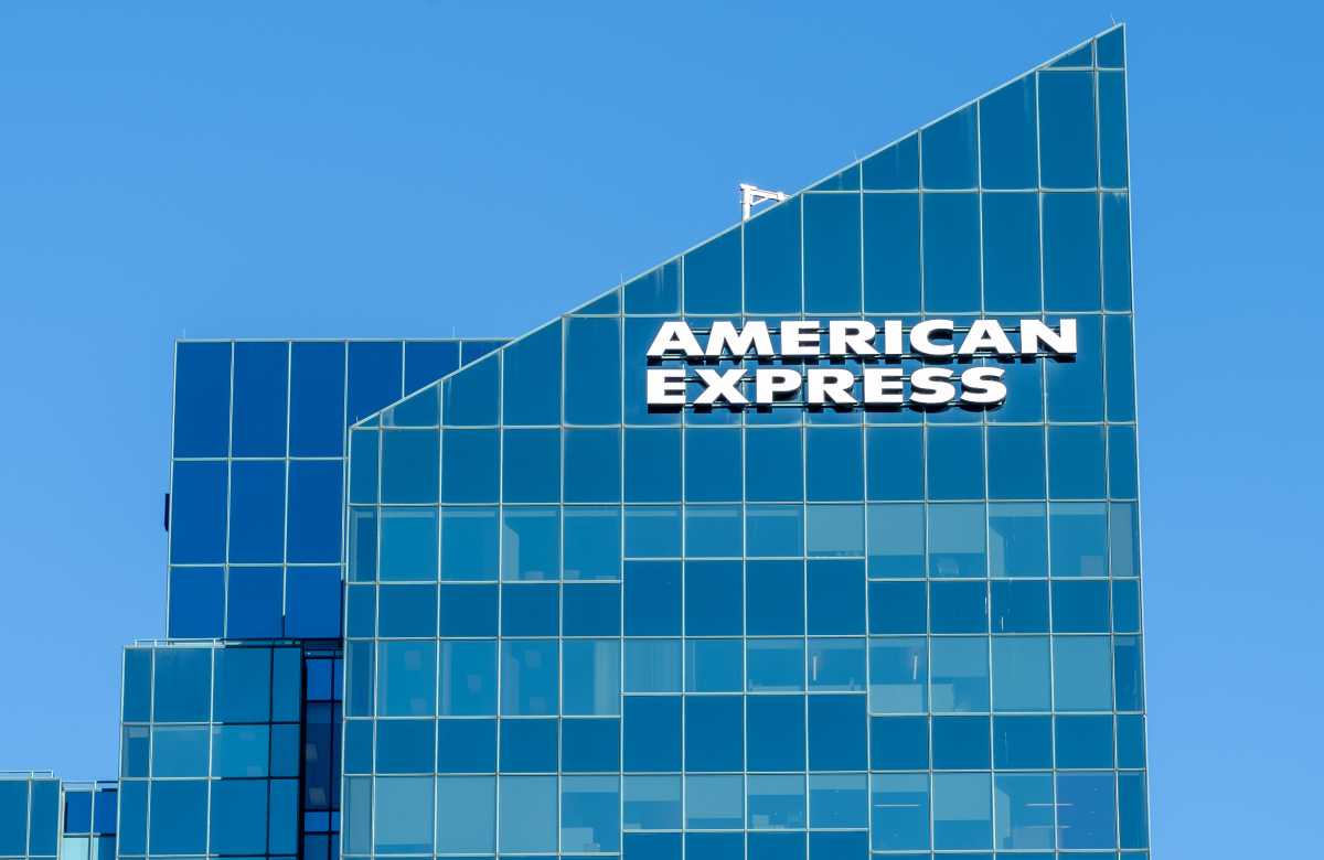 American Express увеличила квартальную прибыль в 9 раз