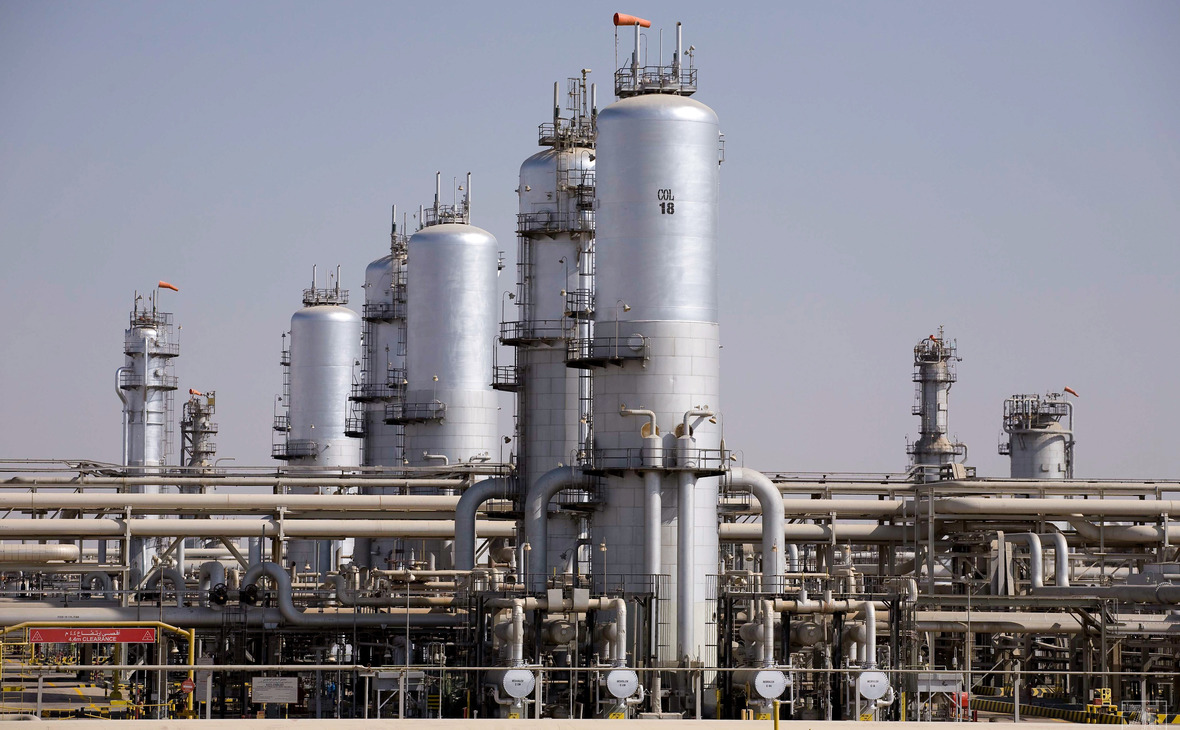 Как рынок нефти отреагирует на затянувшийся ремонт заводов Saudi Aramco