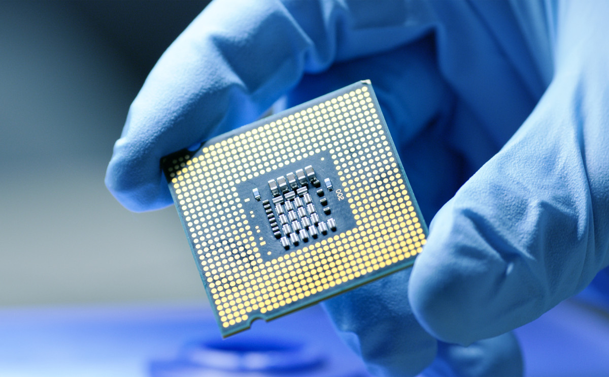 Intel приостановила прием на работу в подразделение микросхем для ПК