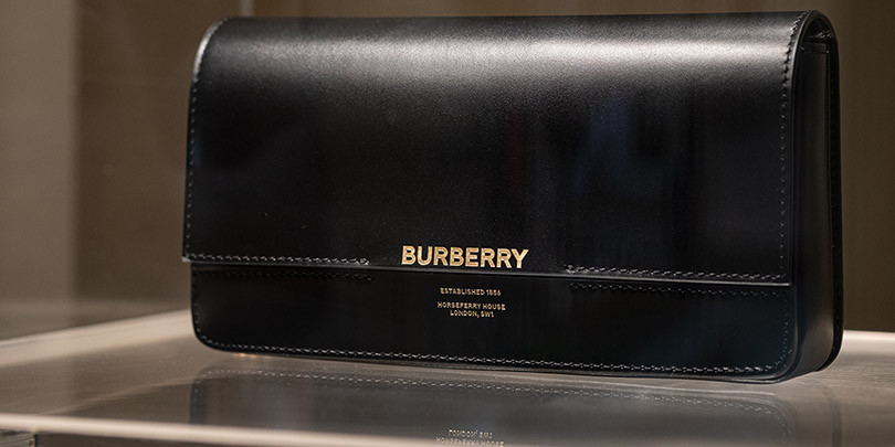 Burberry возобновит выплату дивидендов несмотря на падение продаж