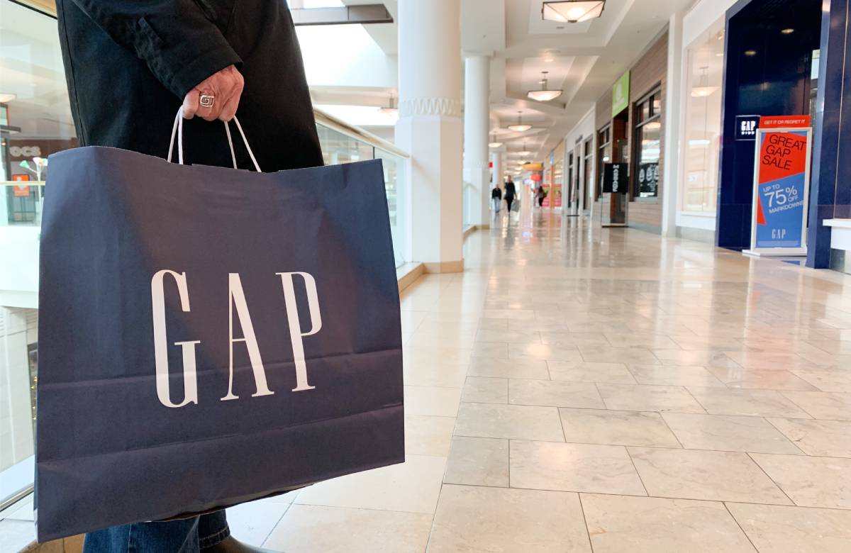 Акции Gap рухнули на 22% на фоне ухудшения прогноза продаж