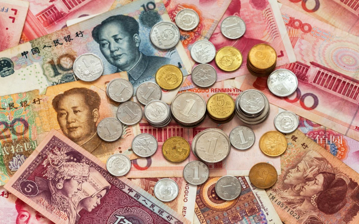 Курс юаня превысил ₽12 на фоне смягчения норм продажи валютной выручки