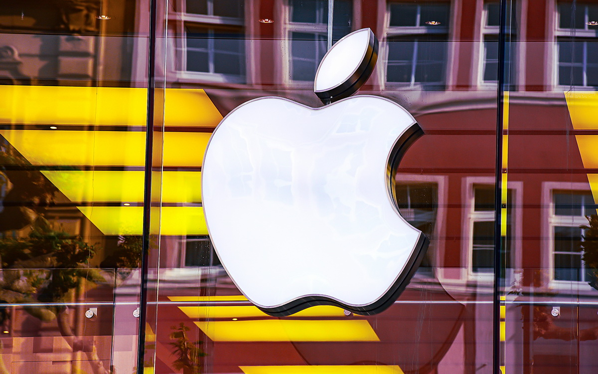 Apple стала первой в США компанией с капитализацией в $2,5 трлн