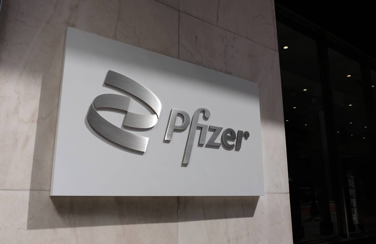 Pfizer продолжит поставки лекарств в Россию