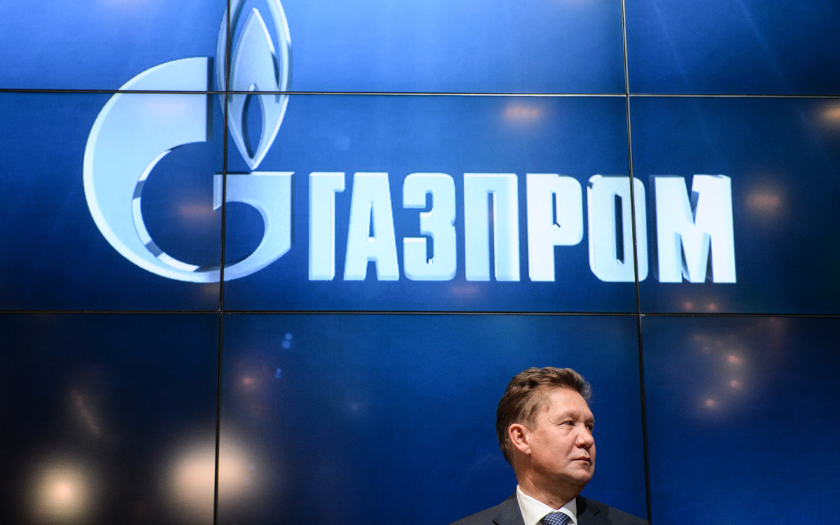 Акции «Газпрома» рухнули на 30% после отказа от выплаты дивидендов