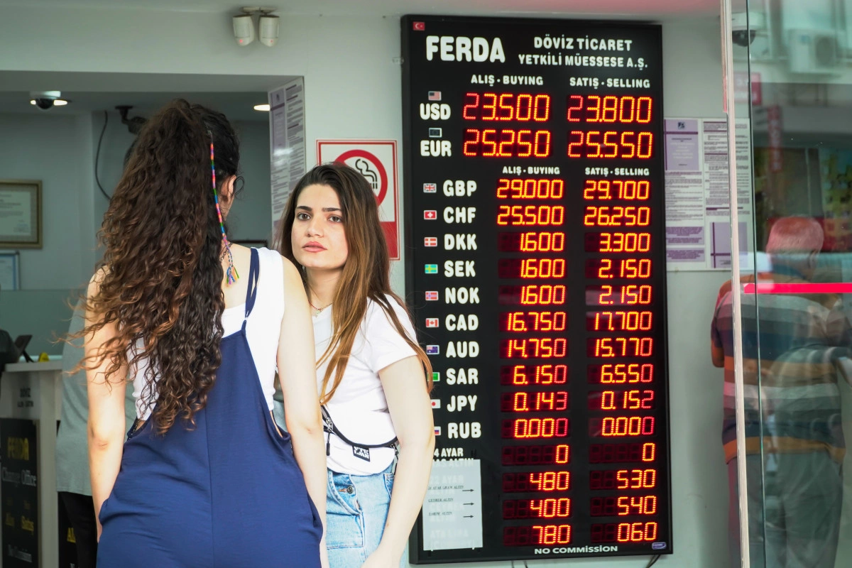 Курс доллара впервые в истории превысил 25 турецких лир