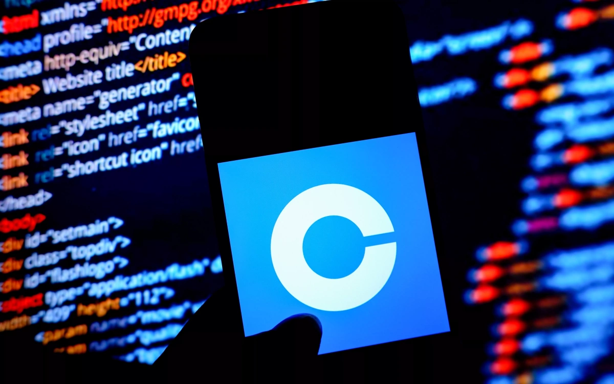 Акции криптобиржи Coinbase выросли на 44% на новости о сделке с BlackRock