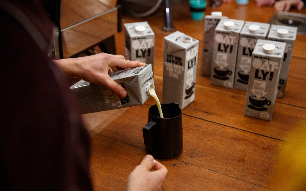 Производитель овсяного молока с инвестициями Jay-Z подал заявку на IPO