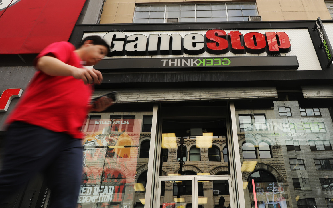 Акции GameStop неожиданно взлетели на 190%
