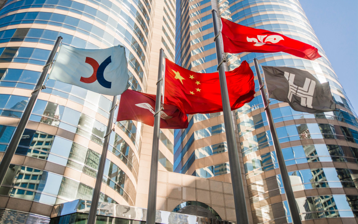СПБ Биржа запустит торги акциями Гонконгской фондовой биржи