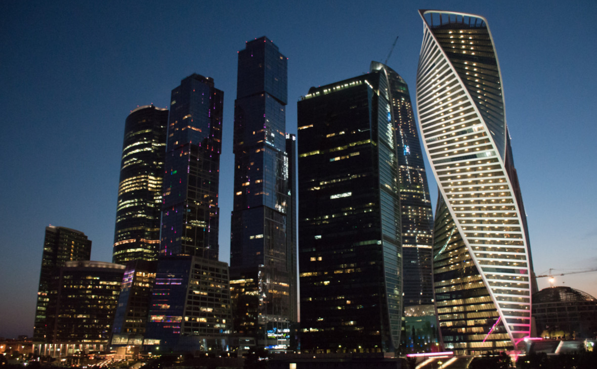 Нефть и рубль подешевели. Рынок акций не нашел поводов для роста