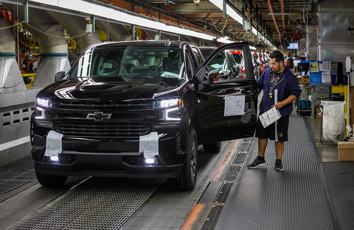 GM продлевает остановку производства Chevy Bolt до середины октября
