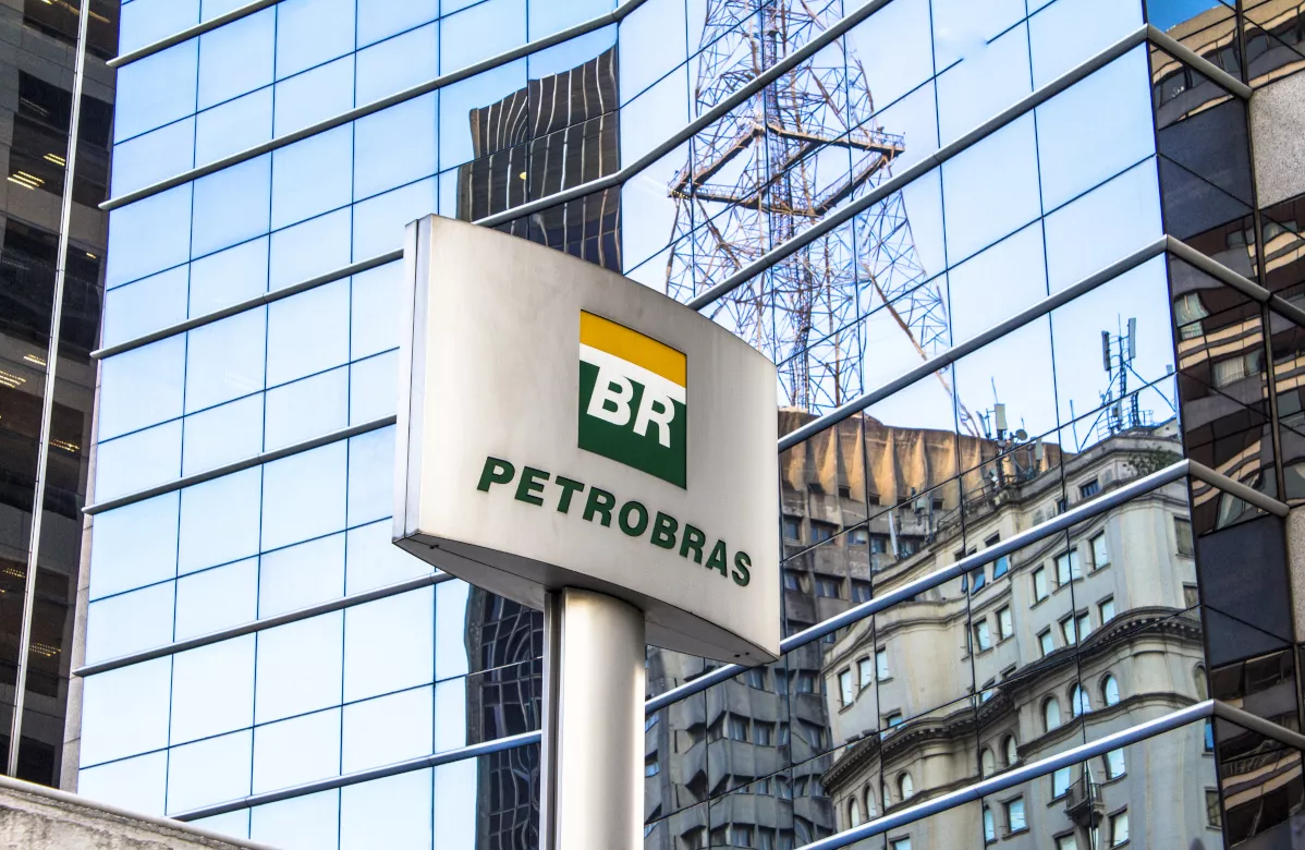 Акции Petrobras упали на 19% на фоне продажи прав на добычу калия