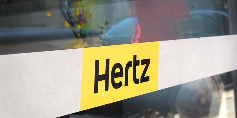Hertz может сдать в аренду Uber на 100 тыс. больше электромобилей Tesla