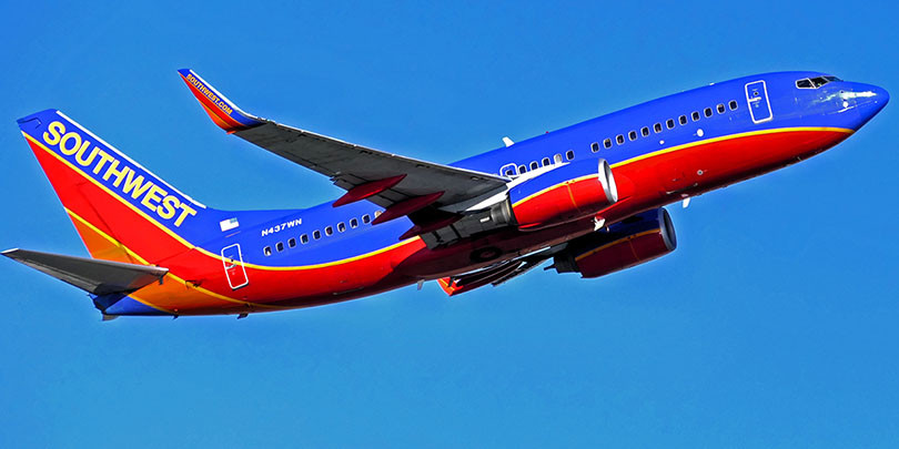 Акции Southwest Airlines упали на 4% после понижения рейтинга Jefferies
