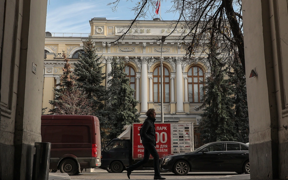 ЦБ частично ослабил карантин для переведенных в Россию с Запада акций