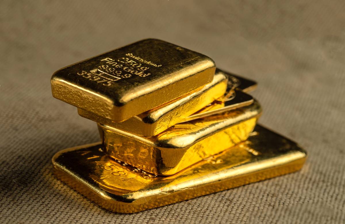 Канада ввела запрет на импорт российского золота