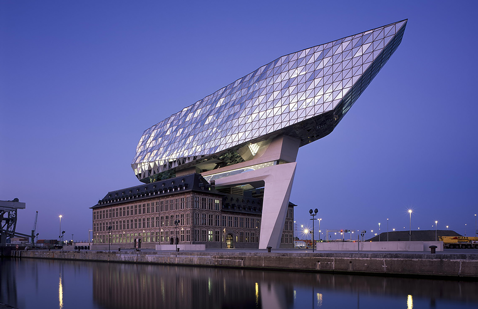 Port House в Антверпене