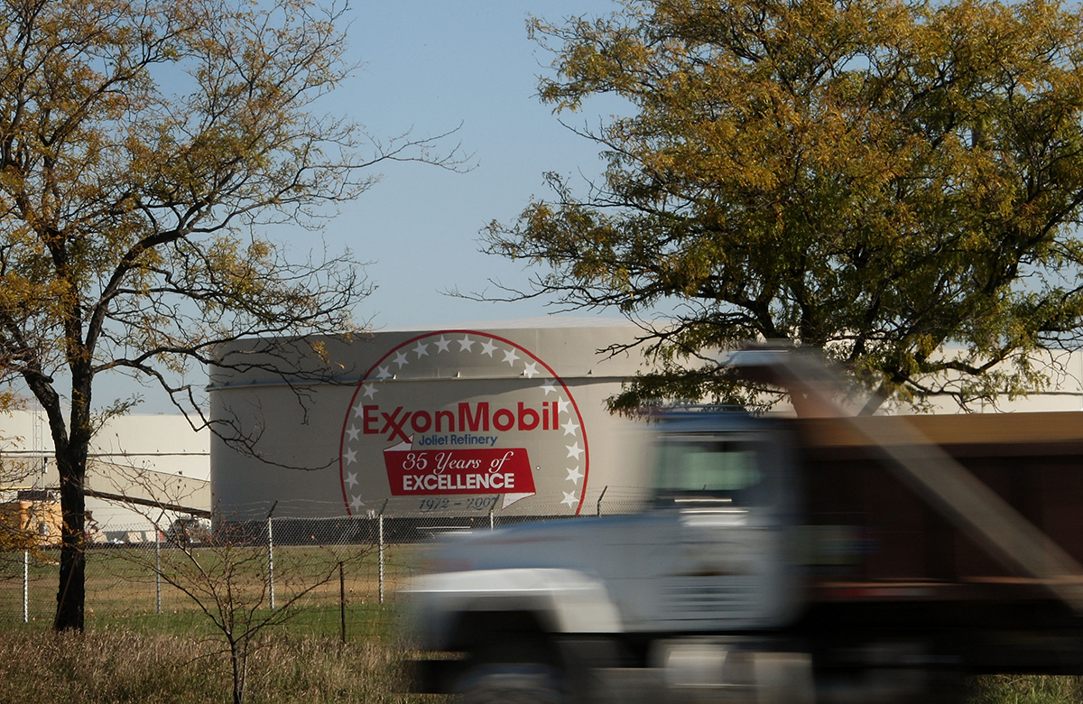 ExxonMobil столкнулась с давлением со стороны ESG-активистов