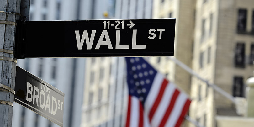 Акции небольших компаний отстают, Уолл-стрит волнуется о замедлении роста