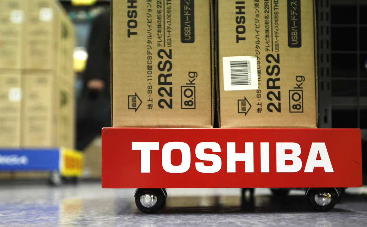 Бумаги Toshiba выросли на 6% на фоне одобрения ее продажи