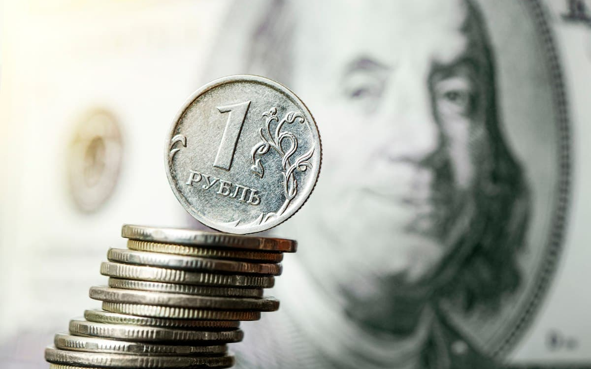 «ВТБ Капитал»: цель по доллару на конец первого квартала — ₽72