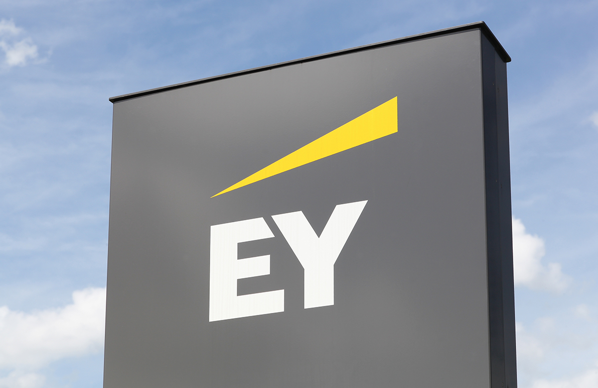 Ernst & Young выплатит $10 млн для урегулирования обвинений SEC