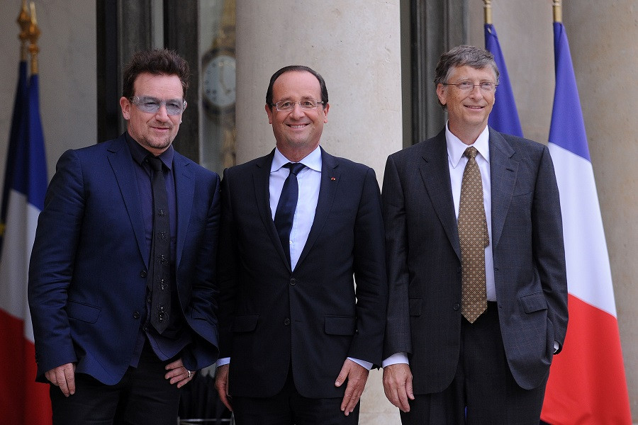 Боно, бывший президент Франции Франсуа Олланд и основатель Microsoft Билл Гейтс
