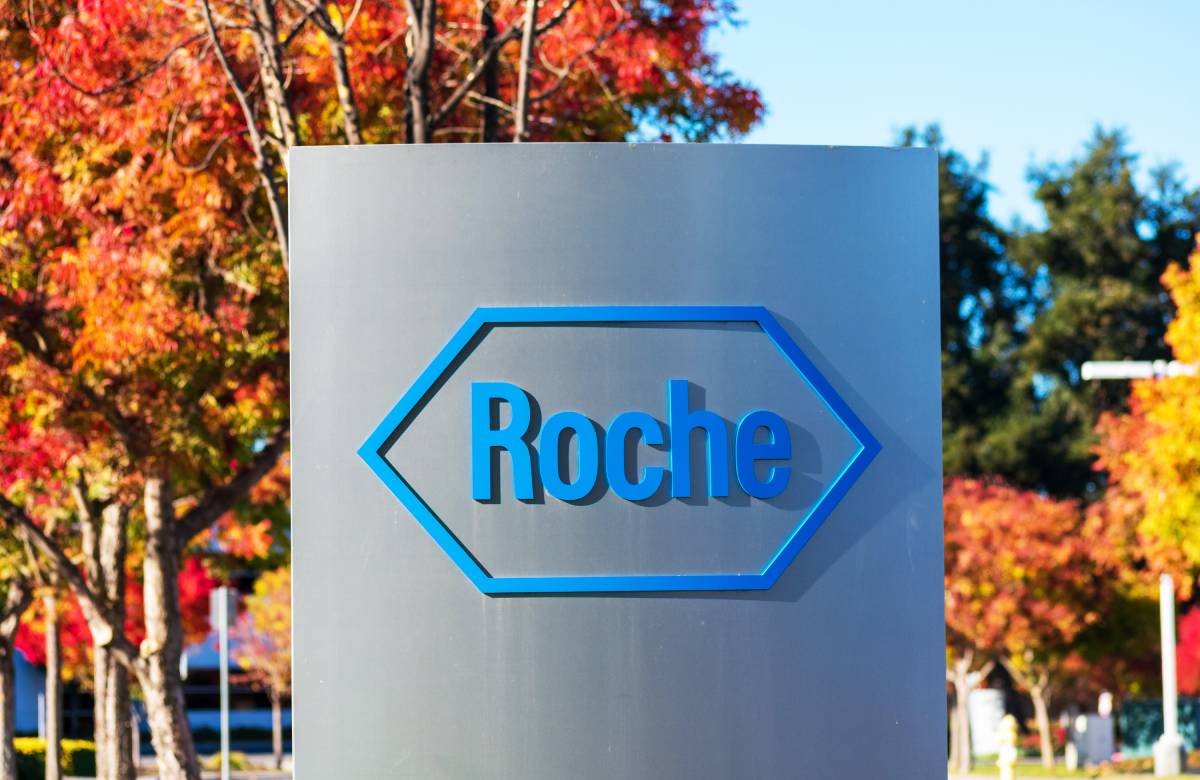 Roche купила права на экспериментальный препарат от заболевания глаз