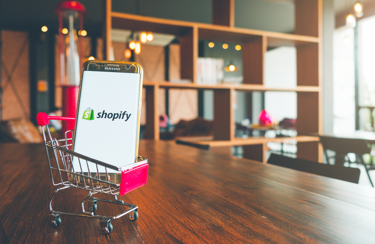 Акции Shopify рухнули на 17% на фоне разочаровывающей отчетности
