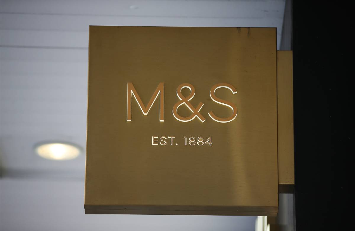 Акции Marks & Spencer взлетели на 21% на фоне роста прогноза прибыли