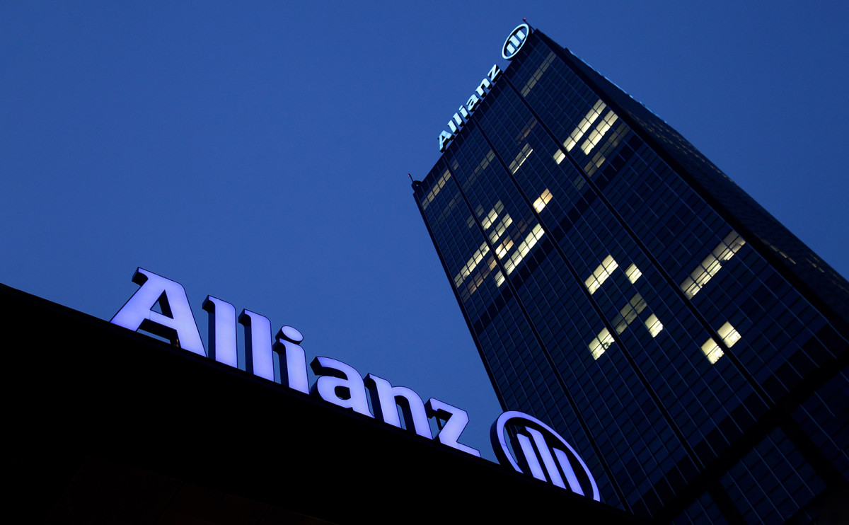 Страховщик Allianz опроверг сообщения о полном уходе с российского рынка