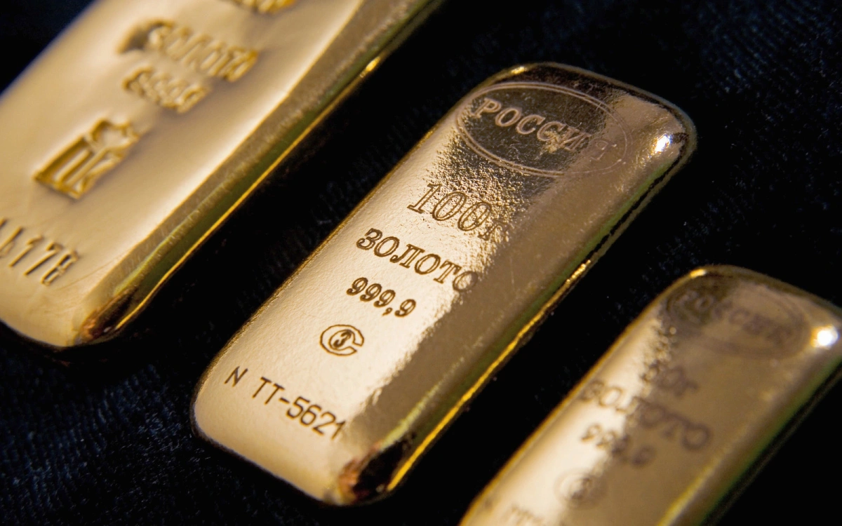 Цена золота впервые в истории превысила $2400 за унцию