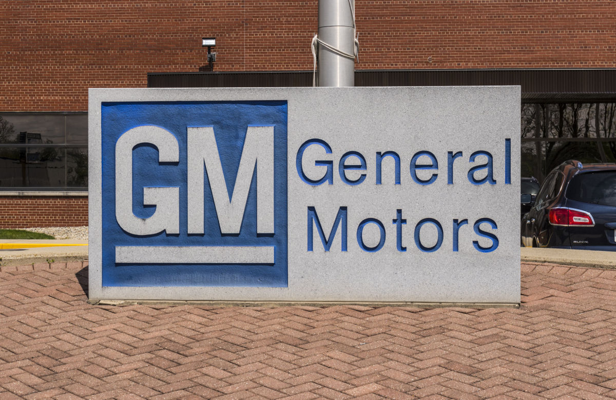 GM потратит $1 млрд на расширение отзыва электромобиля Chevrolet Bolt