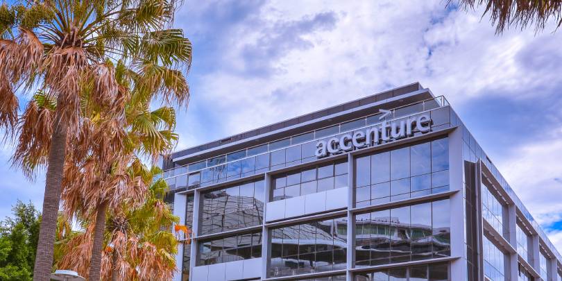 Акции Accenture выросли на 10% на фоне высокой выручки за первый квартал