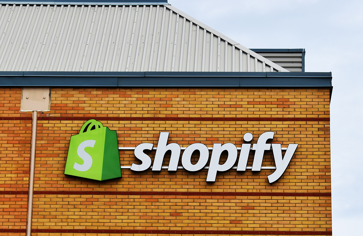Shopify интегрирует в приложение облачные инструменты Microsoft и Oracle