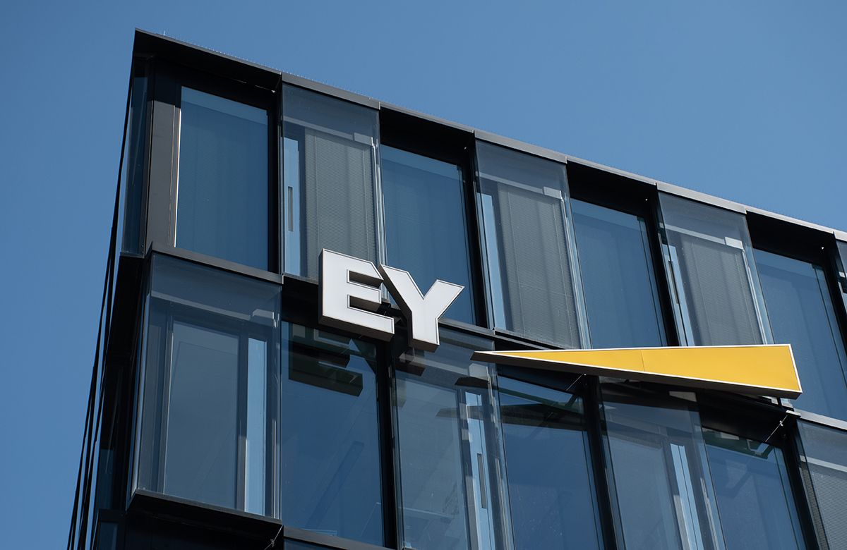 Консалтинговое подразделение EY планирует привлечь $10 млрд в ходе IPO
